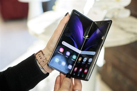 Samsung-Z-Fold2-Flip-5G-48 » EFTM