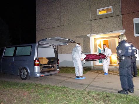 Die wohnung befindet sich in 07774. Vier Tote in Wohnung in Jena: Baby und Ex-Freundin mit ...