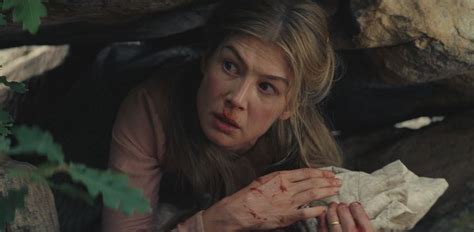 Hostiles Rosamund Pike In Una Scena Del Film 460115 Movieplayerit