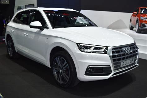 Matrix led headlamp with led drls looks modern and transmission available for the audi q7 is an 8 speed tiptronic automatic gearbox that is also coupled with audi's exclusive quattro permanent all. 2017 Audi Q5 (2017 BIMS) - MS+ BLOG