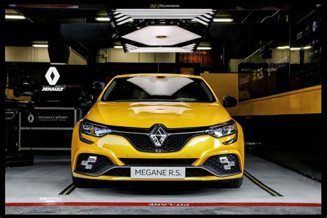 Designating r vs s configuration. Essai - Renault Megane R. S. Trophy, l'icône - STUFF Magazine