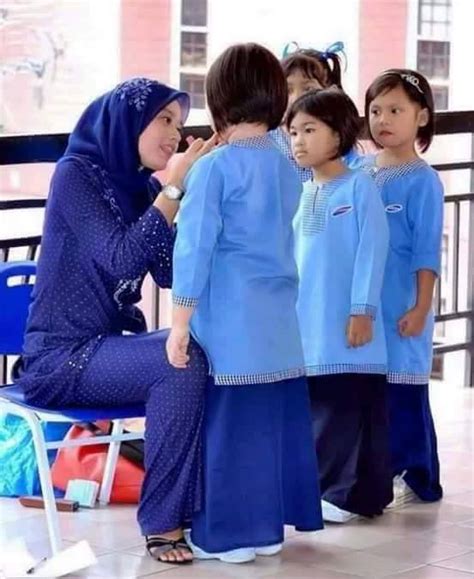 Mspy dapat berguna untuk anda dalam tidak hanya melacak pesan whatsapp tetapi juga untuk melacak banyak jenis data termasuk sms, log panggilan, viber, skype dan banyak lagi termasuk pelacakan gps. REZQEEN HILL: Gambar-Gambar Cikgu Comel Untuk Tatapan