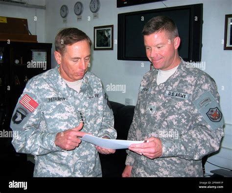 Gen David Petraeus Left The Top Us Commander In Iraq Talks With