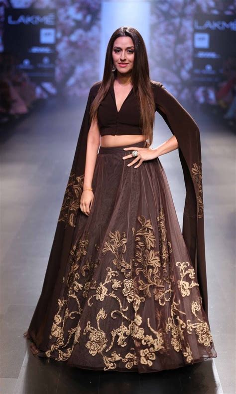 By Designer Neeta Lulla Shop For Your Wedding Trousseau With A Personal Shopper And Styl