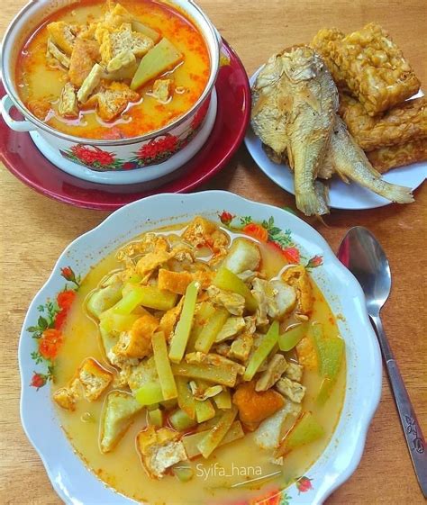 Ianya bukan sahaja enak, malah cukup nostalgis. Resep Lontong Lodeh yang Uenak