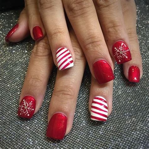 Its so simple version of french christmas nail designs, that it can done by even the novice. 30 Christmas Nail Designs For a Festive Holiday