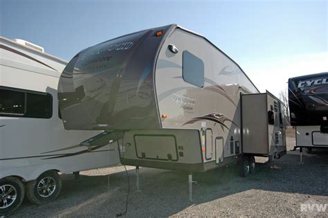 2014 Forest River Rockwood Signature Ultra Lite 8289ws Fifth Wheel