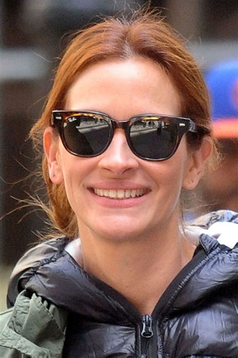 Julia Roberts On The Set Of Money Monster In New York 04