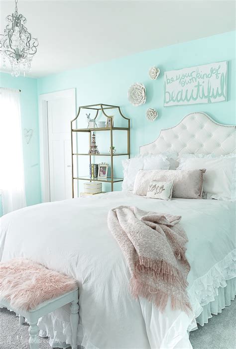 Go for a cute desk, bold pictures or photos, make a gallery wall, add a fur cover to the chair and some little glam. My Daughter's New Tween Room | 11 Magnolia Lane