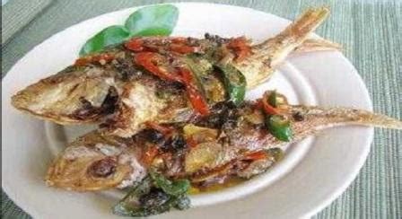 Ikan kakap goreng yang dimasak. Resep Masakan Spesial Ikan Ekor Kuning Goreng Bumbu ...