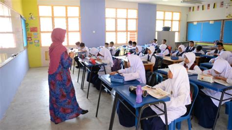 Oleh pihak kerajaan perlu dilaksanakan dengan sebaik mungkin agar hasrat kerajaan untuk 2)dalam membentuk insan yang dapat memberi sumbangan kepada masyarakat dan negara, perkara yang perlu diutamakan adalah sistem pendidikan. eOperasi: Login Sistem Maklumat Guru Di Malaysia