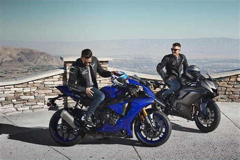 Yamaha yzf r1 would be launching in india around january 2022 with the estimated price of rs 20.39 lakh. 2018 Yamaha YZF-R1 Launched In India - Price, Engine ...