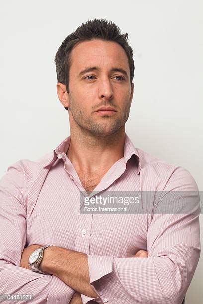 Alex Oloughlin Fotos Photos And Premium High Res Pictures Getty Images