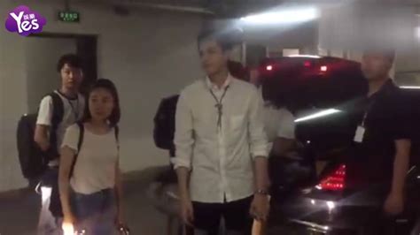 The site owner hides the web page description. 【4年前】吳亦凡女友風波后現身略尷尬 - YouTube