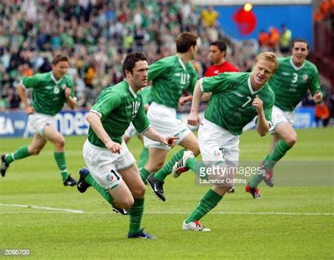 Robbie Keane And Damien Duff Of The Republic Of Ireland Celebrate