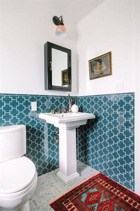 15 Beautiful Bathrooms With Stylish Pedestal Sinks