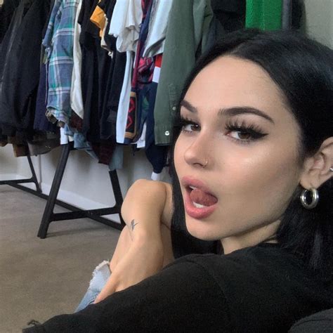 instagram post by maggie lindemann may 25 2019 at 8 19pm utc maggie lindemann edgy makeup