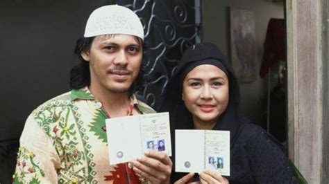 €25th.* mar 3, 1993 in surabaya, indonesia. 7 Fakta Mayky Wongkar, Suami Ria Irawan yang Setia ...