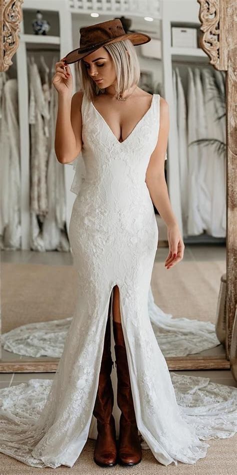 Fall In Love With These Charming Rustic Wedding Dresses