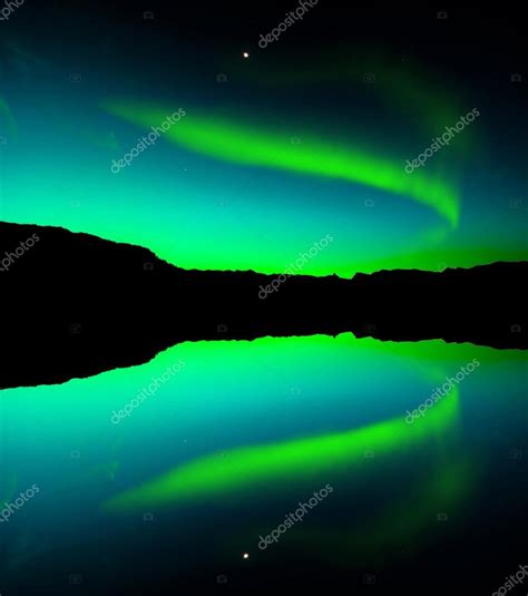 Northern Lights In Iceland — Stock Photo © Surangastock 32880809