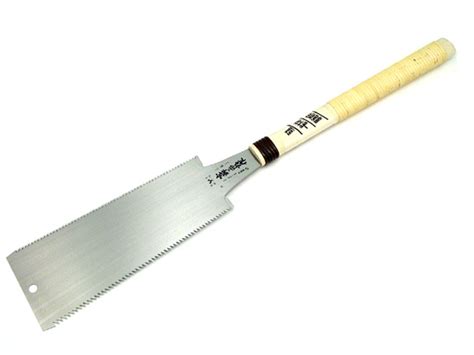 Keep your hand saws clean. woodworking - How to accurately cut plywood with unpowered ...