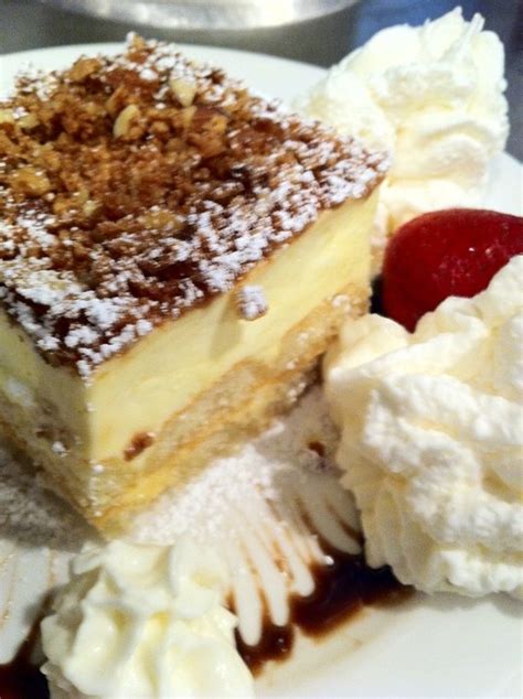 A delicious recipe for toasted almond, with amaretto almond liqueur, kahlua® coffee liqueur and light cream. Toasted Almond (Ladyfingers soaked in amaretto layered ...