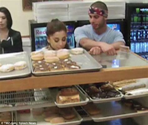 Wolfee Donuts Where Ariana Grande Licked Food Has Its A Grade Health