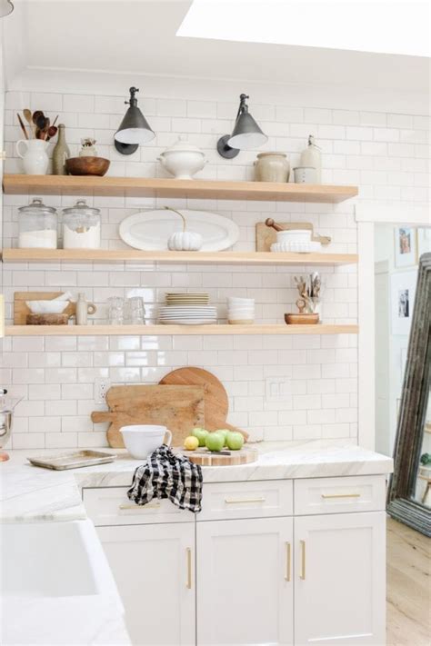 7 ways to decorate kitchen shelves và tạo điểm nhấn cho căn bếp nhà bạn