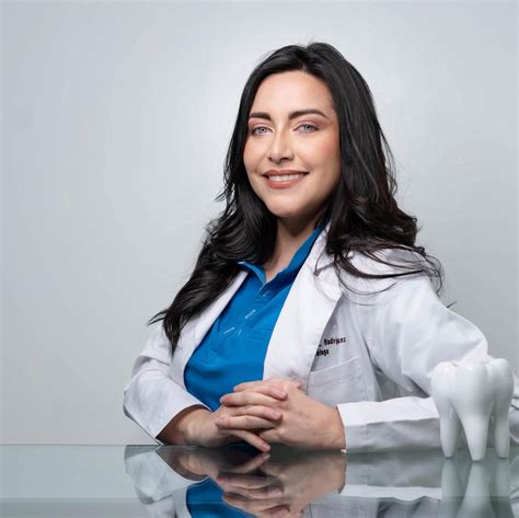 Dra Adriana Rodríguez Medellín
