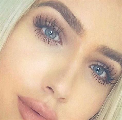This kind of eyeliner makes the almond eyes look really long. #eyeshadownatural | Eyeshadow makeup, Longer eyelashes, Makeup