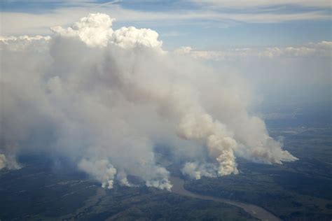 Forest Fires Rage In Fort Mcmurray Alberta