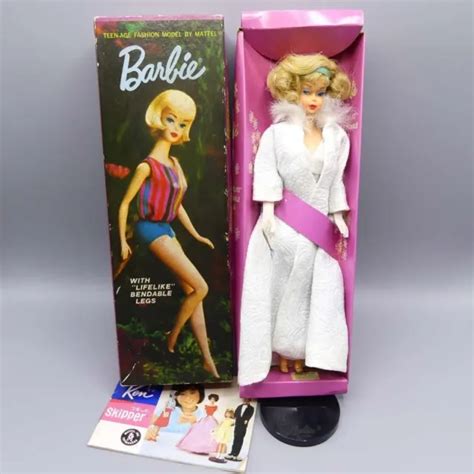 Barbie American Girl Side Part Frosted Blonde Japanese Exclusive Dressed Box B16 1020085