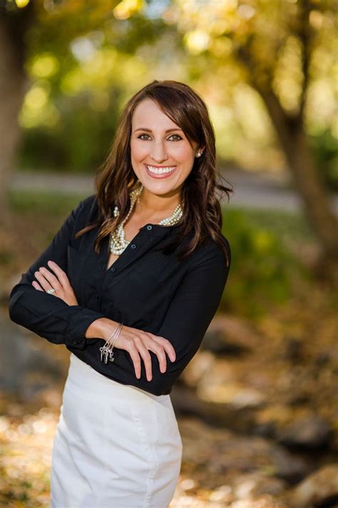 Here's a photography tutorial covering three main ways to pose yourself or a client for a head shot. Realtor professional portrait headshots, friendly, natural ...