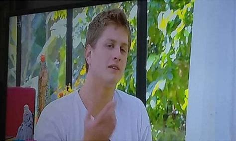 A vaquinha para arrecadar fundos para o ator e ativista lucas penteado, que abandonou o big brother (bbb21) porque não suportou a pressão de outros integrantes da casa, gerou uma parceria. BBB20: Lucas recebe só água no 'Mais Você' após não doar ...
