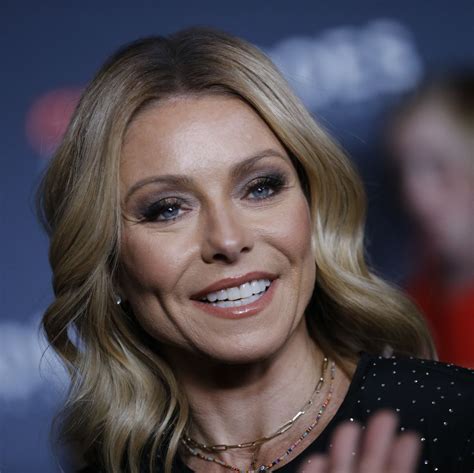 Kelly Ripa At The 12th Annual Cnn Heroes An All Star Tribute Cover