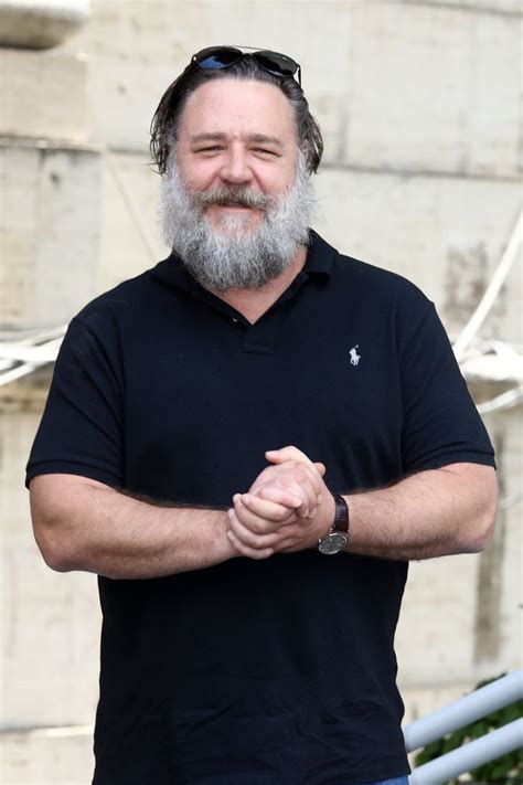 Of course, we are glad to have instant messaging platforms. Is dit Russell Crowe? 'Gladiator'-held is onherkenbaar ...