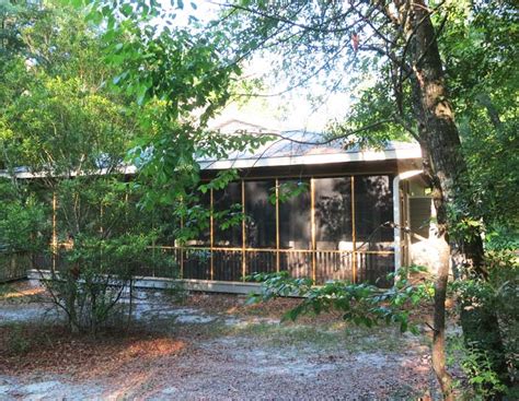 Today, 19 florida state parks offer cabins you can rent. A little cabin in the Florida woods: Photos of state park ...