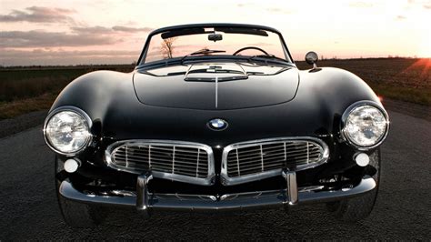 Download Elegant Classic Bmw Roadster Wallpaper