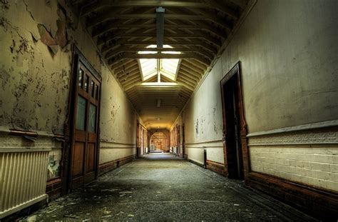 20 Scary Images Of The Creepiest Asylum Ever Built Page 2 Of 20