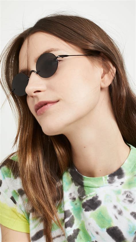 Shop Jennifer Anistons Best Sunglasses Silhouettes From The 90s And