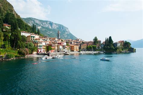 Overnachtingshotels onderweg langs snelweg a9/e35 como(meer). Italy Lake Region Including Maps and Travel Information