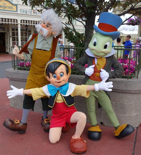 How To Find Rare Characters At Walt Disney World Disney Disney World