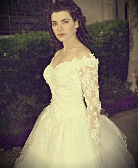 Er 1995 Julianna Margulies Lace Wedding Dress With Sleeves