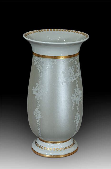 Mg 38 Porcelain Vase David Michael Furniture