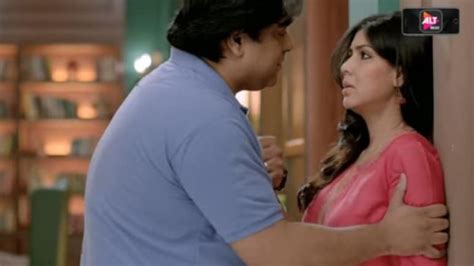 Karrle Tu Bhi Mohabbat 2 Trailer Ram Kapoor And Sakshi Tanwar Fail To Create The Magic Of The