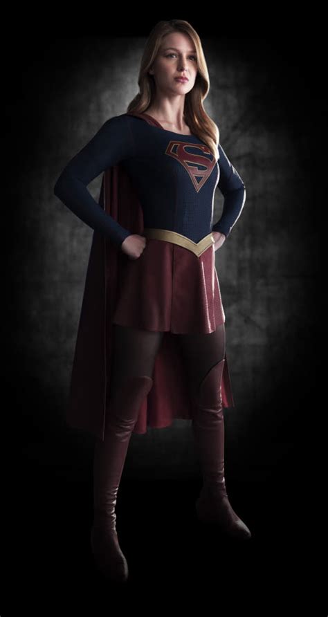‘supergirl Costume Revealed First Photos Of Melissa Benoist As Cbs