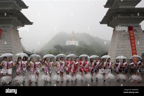 The Girls Who Take Part In A Beauty Contest Post For Photography In Luoyang Ctiy Henan Province