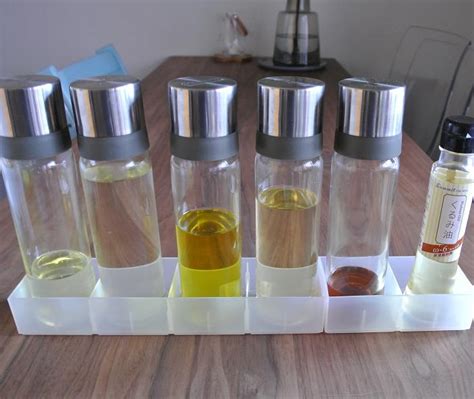 ワイヤーコンロラック ・ガラスボトルツイストキャップ150ml ６角 ・食器洗剤ボトル ・水キレのいいキッチンスポンジ ・メッシュたわし. キッチン収納＊100均セリアで調味料ラックにぴったりすぎる ...