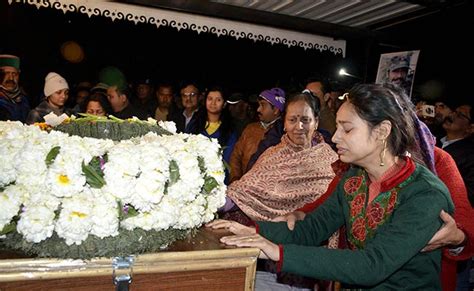Pulwama martyr major vibhuti dhoundiyal's wife all set to join indian army. Wife Of Army Major Vibhuti Shankar Dhoundiyal In Farewell ...
