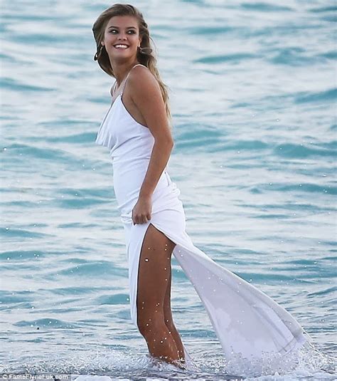 Nina Agdal Having Wardrobe Malfunction Slip Out Her Precious Top On Miami Beach Technica Lifestyle